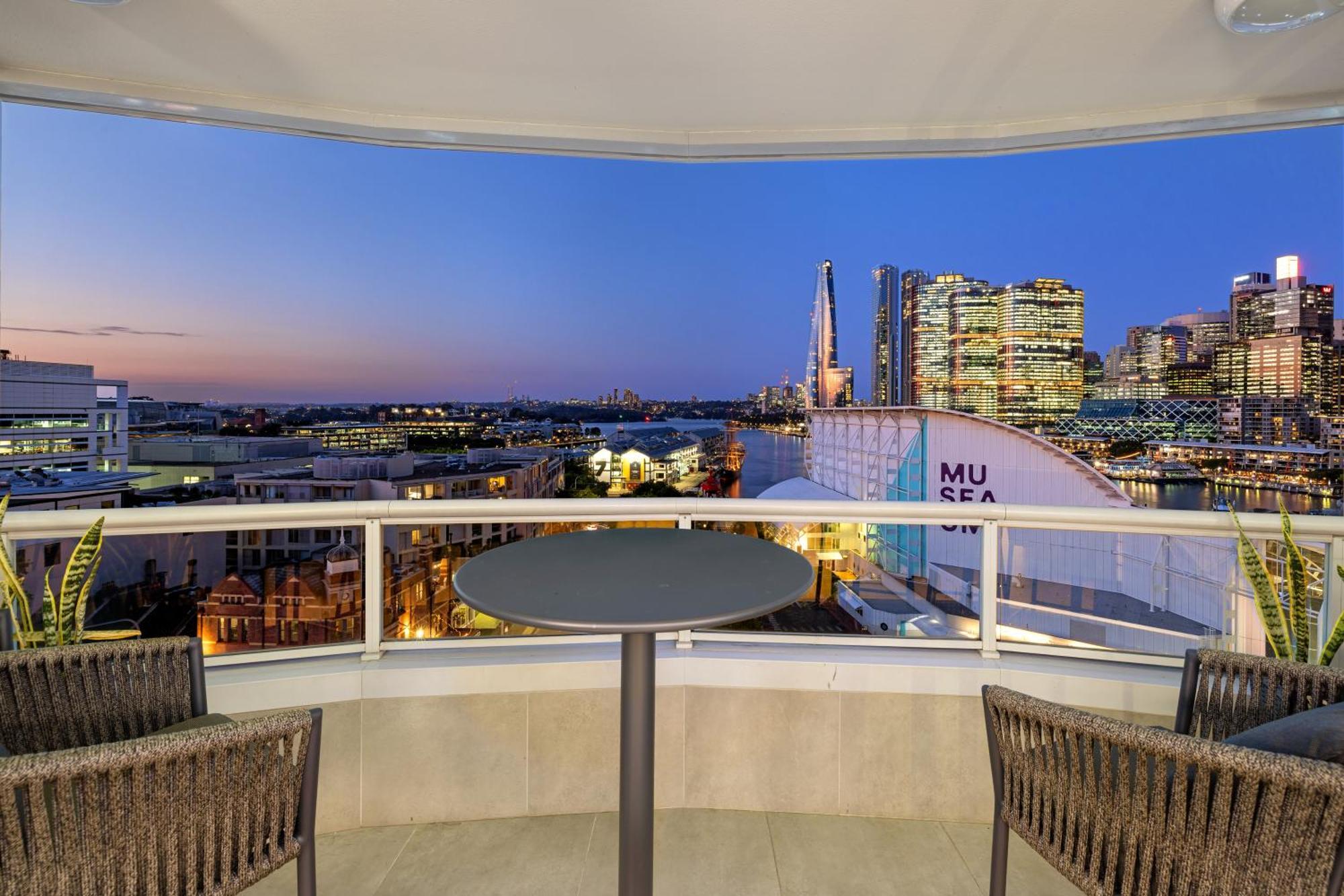 3 Bedroom Darling Harbour Apartment Сідней Екстер'єр фото